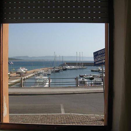 Borgo Spiaggia Vista Mare Isola Rossa Ngoại thất bức ảnh