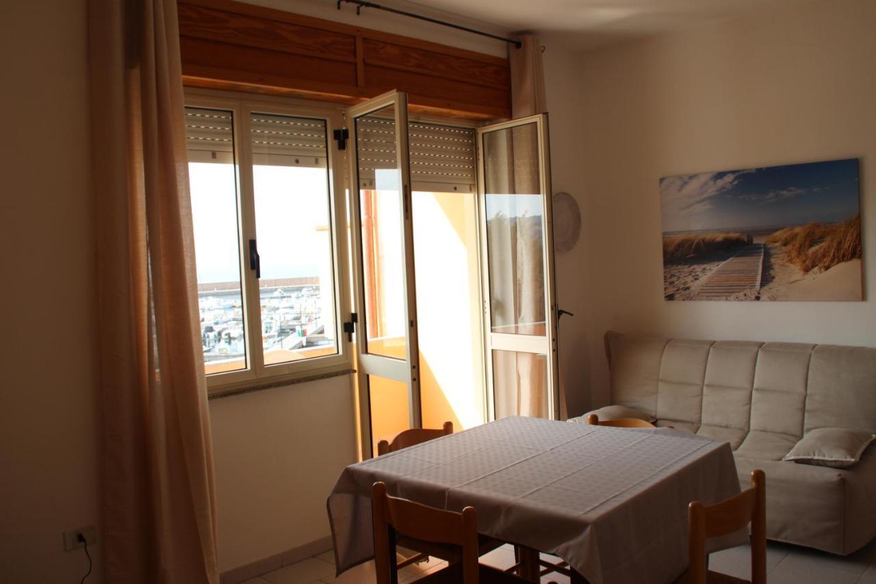 Borgo Spiaggia Vista Mare Isola Rossa Ngoại thất bức ảnh