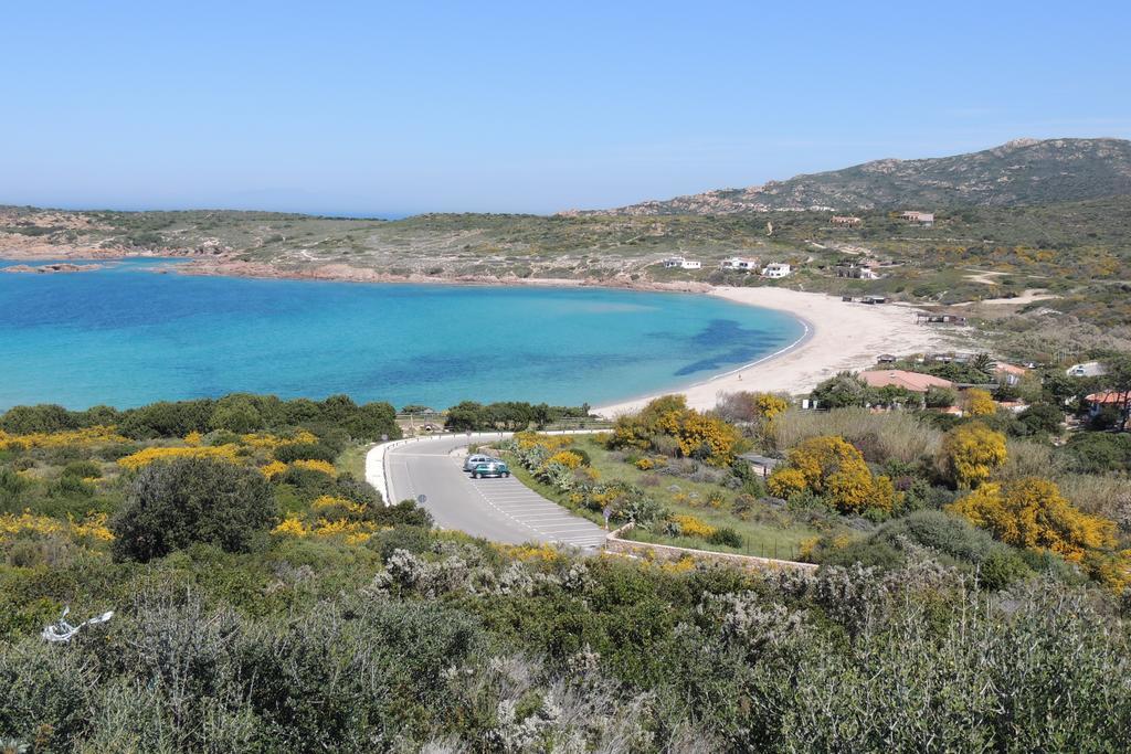 Borgo Spiaggia Vista Mare Isola Rossa Ngoại thất bức ảnh