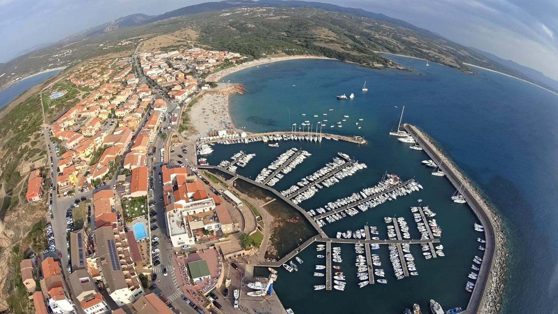 Borgo Spiaggia Vista Mare Isola Rossa Ngoại thất bức ảnh