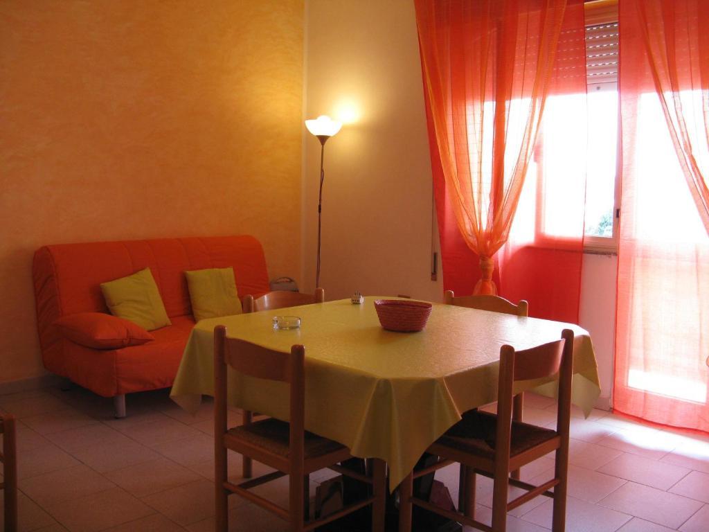 Borgo Spiaggia Vista Mare Isola Rossa Phòng bức ảnh