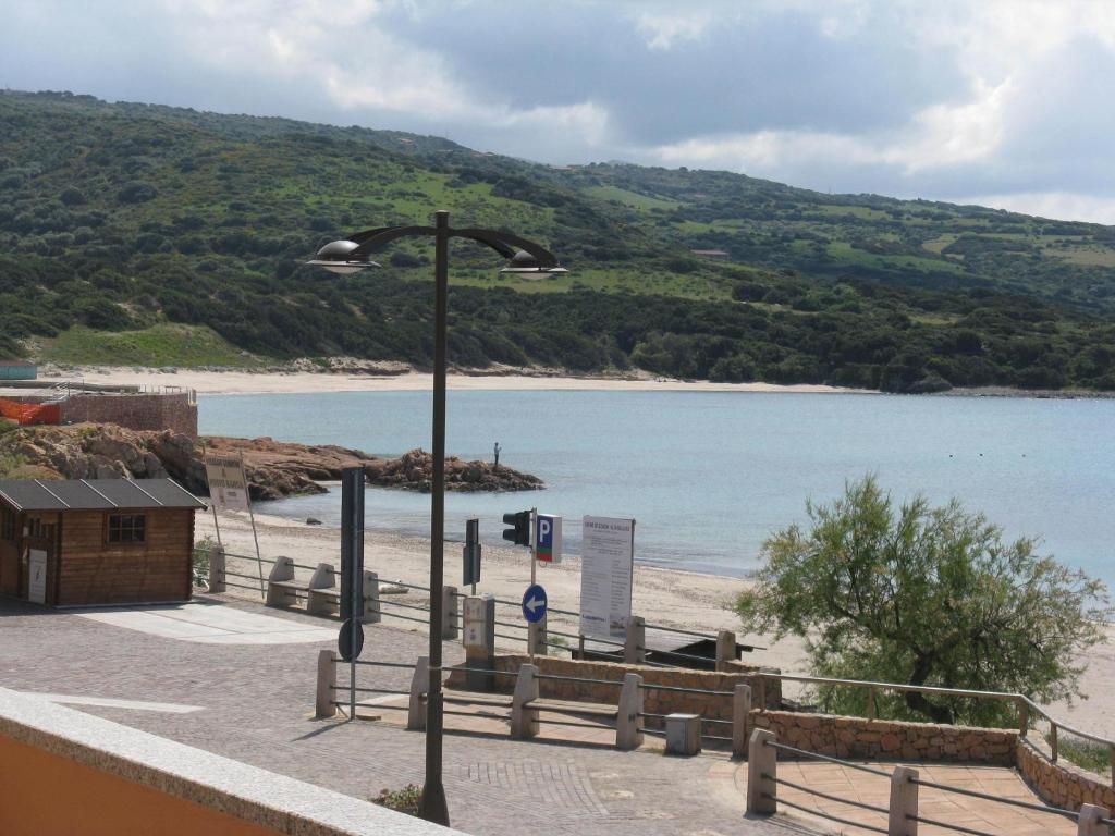 Borgo Spiaggia Vista Mare Isola Rossa Ngoại thất bức ảnh