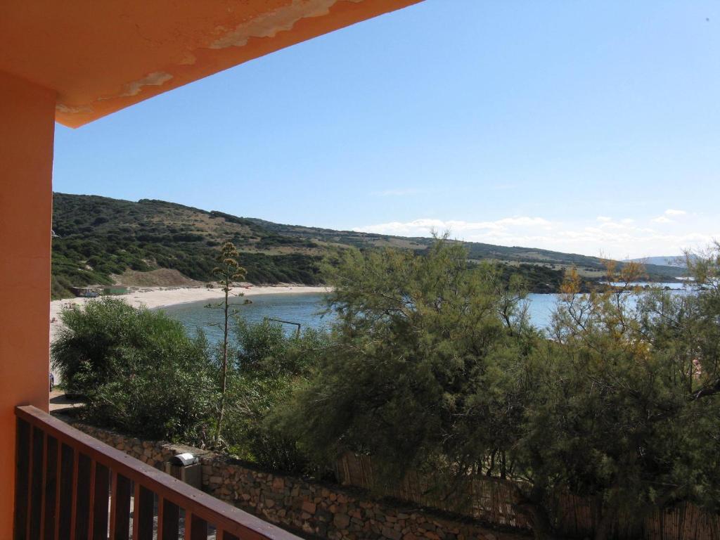 Borgo Spiaggia Vista Mare Isola Rossa Ngoại thất bức ảnh